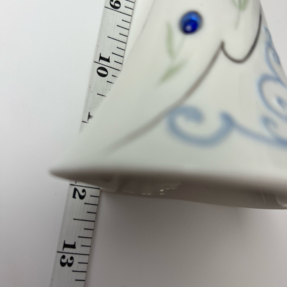 Cosmos Porcelain Elegant Doll - Picture 17 of 17